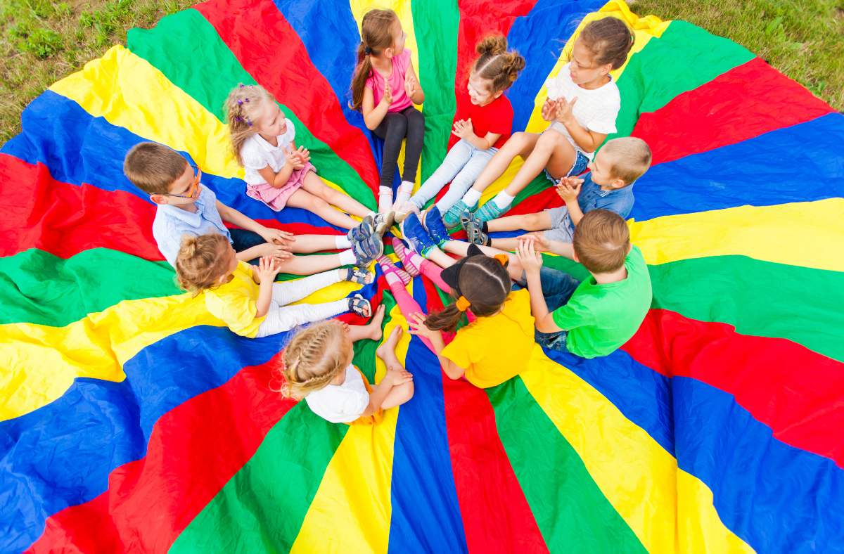 Zabawy z Chustą Animacyjną