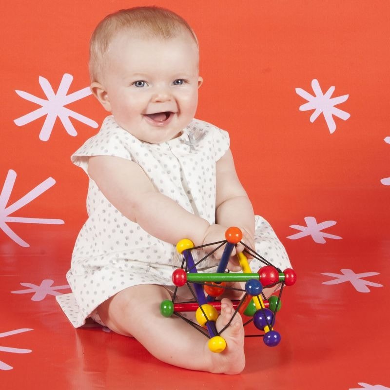 pierwsze zabawki dla niemowlaka