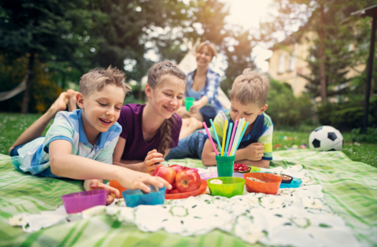 zabawy dla dzieci w ogrodzie